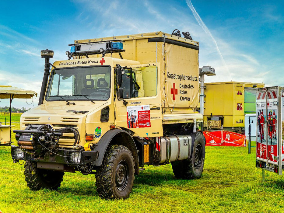 Einsatzfahrzeug Deutsches Rotes Kreuz und Katastrophenschutz - CALVENDO Foto-Puzzle'