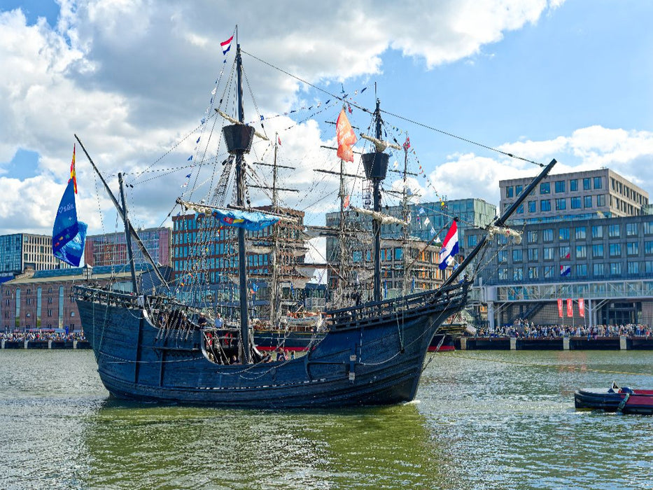 Sensationeller Nachbau der "Victoria" von Ferdinand Magellan - CALVENDO Foto-Puzzle'