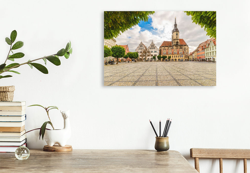 Premium Textil-Leinwand Marktplatz mit Bürgerkirche St. Wenzel und Häusern aus Renaissance und Barock.