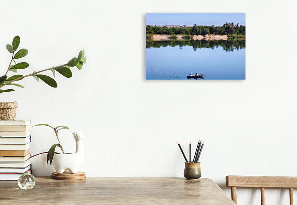 Premium Textil-Leinwand Kleines Fischerboot auf dem großen Nil