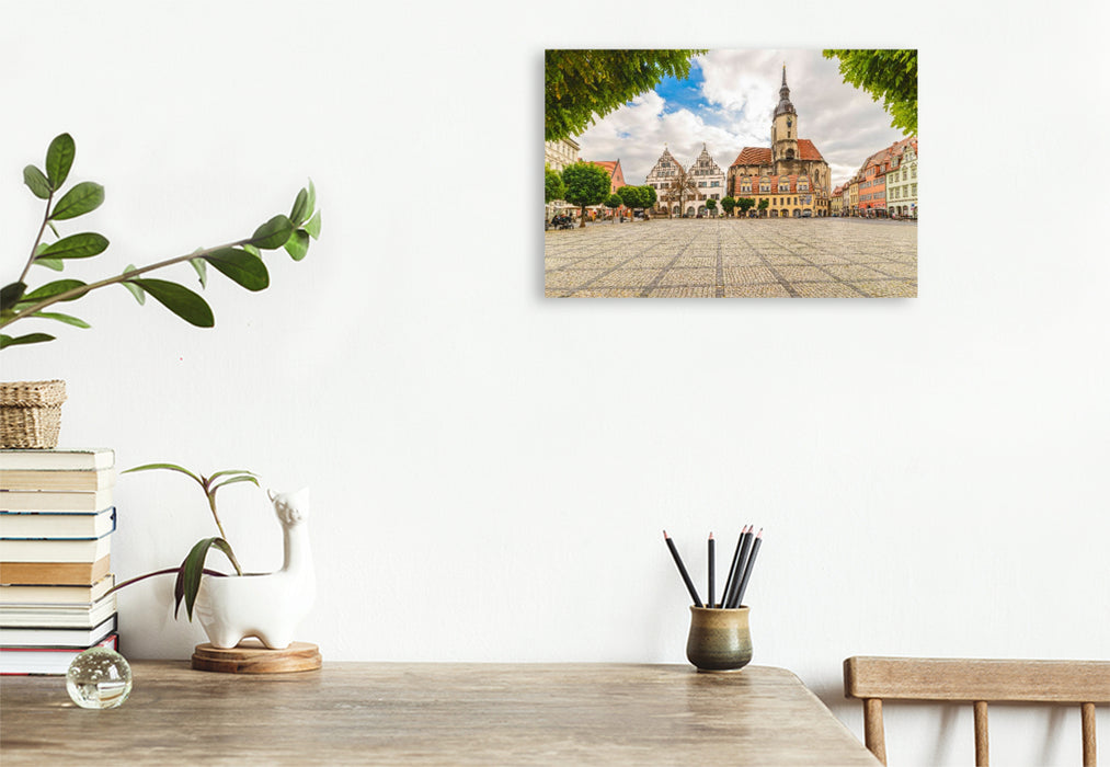 Premium Textil-Leinwand Marktplatz mit Bürgerkirche St. Wenzel und Häusern aus Renaissance und Barock.