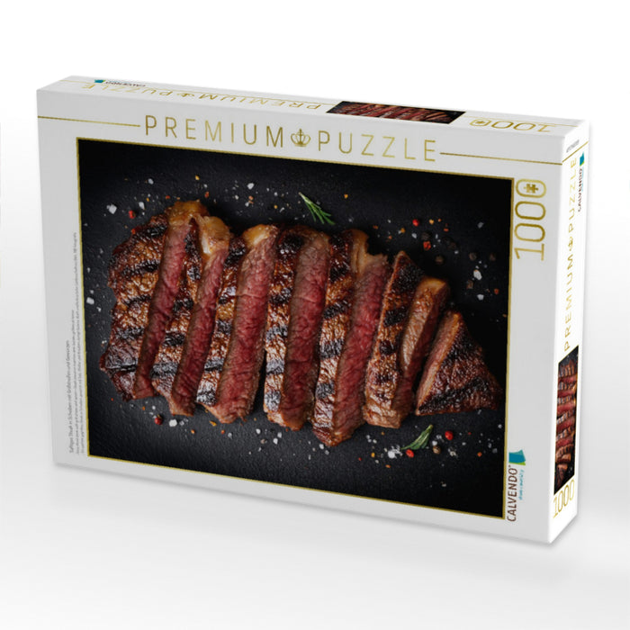 Saftiges Steak in Scheiben mit Grillstreifen und Gewürzen - CALVENDO Foto-Puzzle'