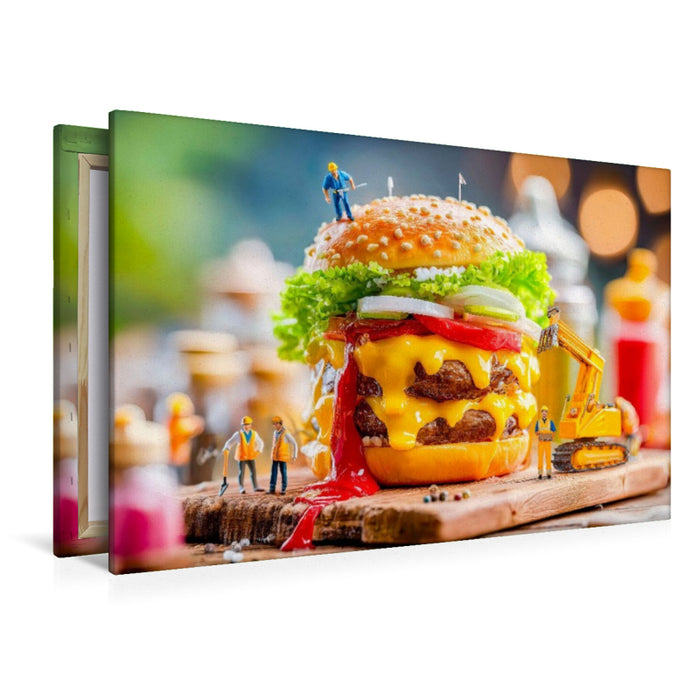 Premium Textil-Leinwand Miniatur Bauarbeiter mit Bagger servieren saftigen Burger am Grill
