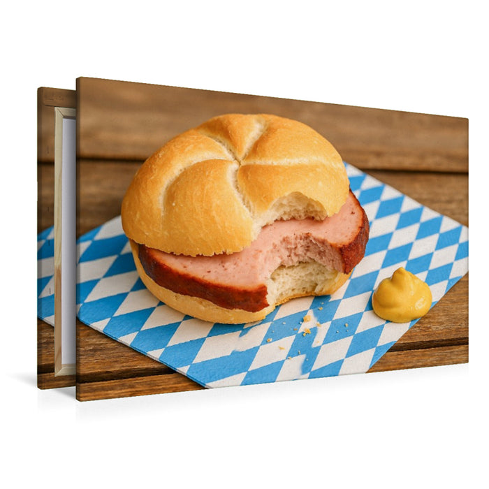 Premium Textil-Leinwand Angebissene Leberkässemmel mit Leberkas und Senf