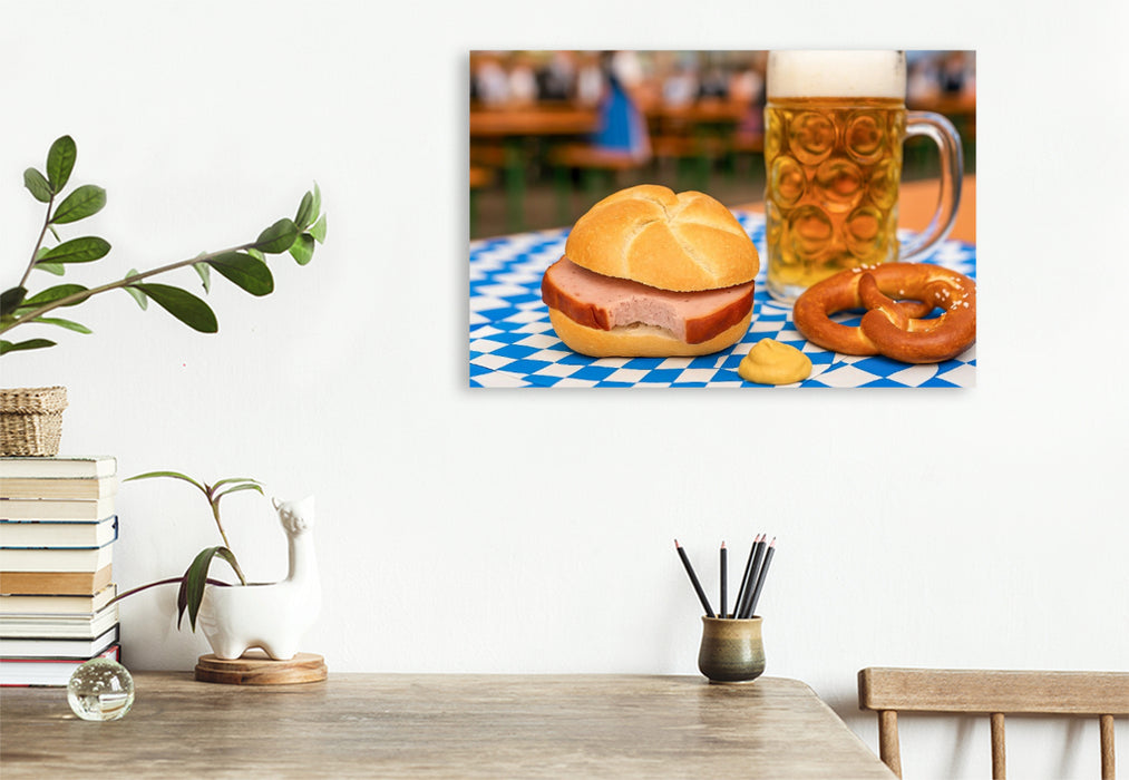 Premium Textil-Leinwand Leberkässemmel mit einer Maß Bier und Brezn