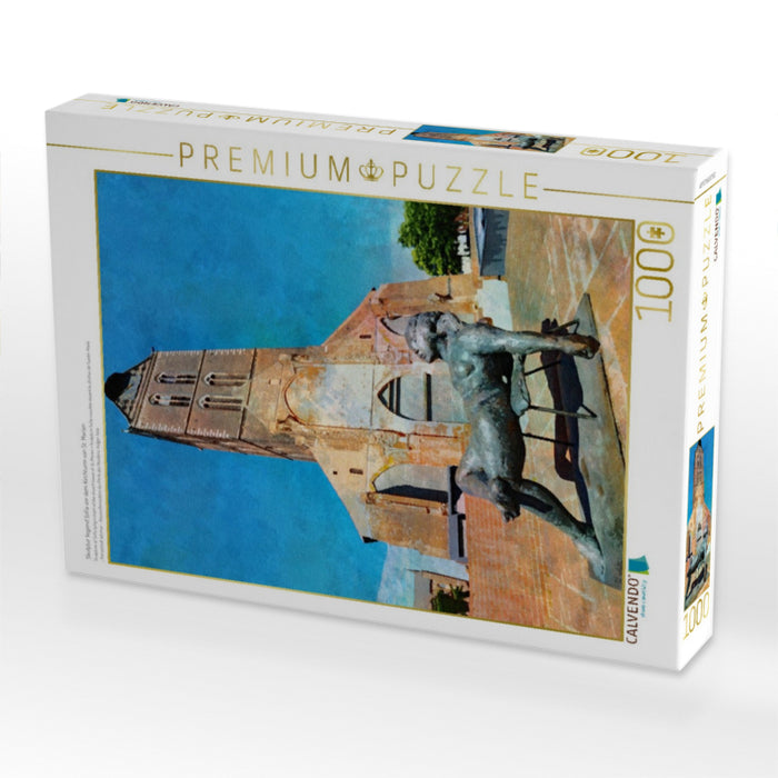 Skulptur liegend Sofia vor dem Kirchturm von St. Marien - CALVENDO Foto-Puzzle'