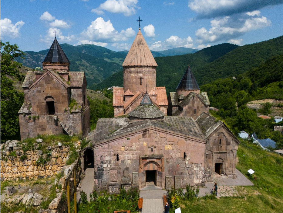 Kloster Goschawank ist ein ehemaliges Kloster der Armenisch-Apostolischen Kirche. - CALVENDO Foto-Puzzle'