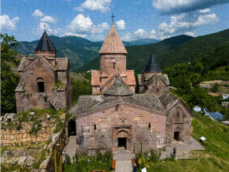 Kloster Goschawank ist ein ehemaliges Kloster der Armenisch-Apostolischen Kirche. - CALVENDO Foto-Puzzle'