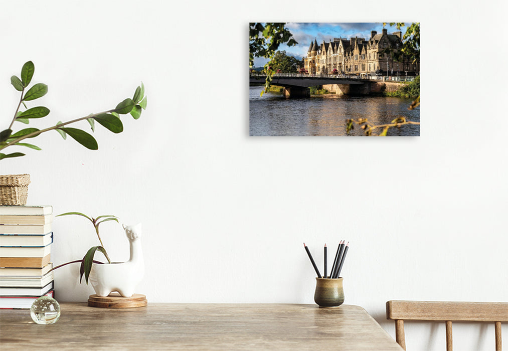 Premium Textil-Leinwand Blick auf Ness Bridge in Inverness