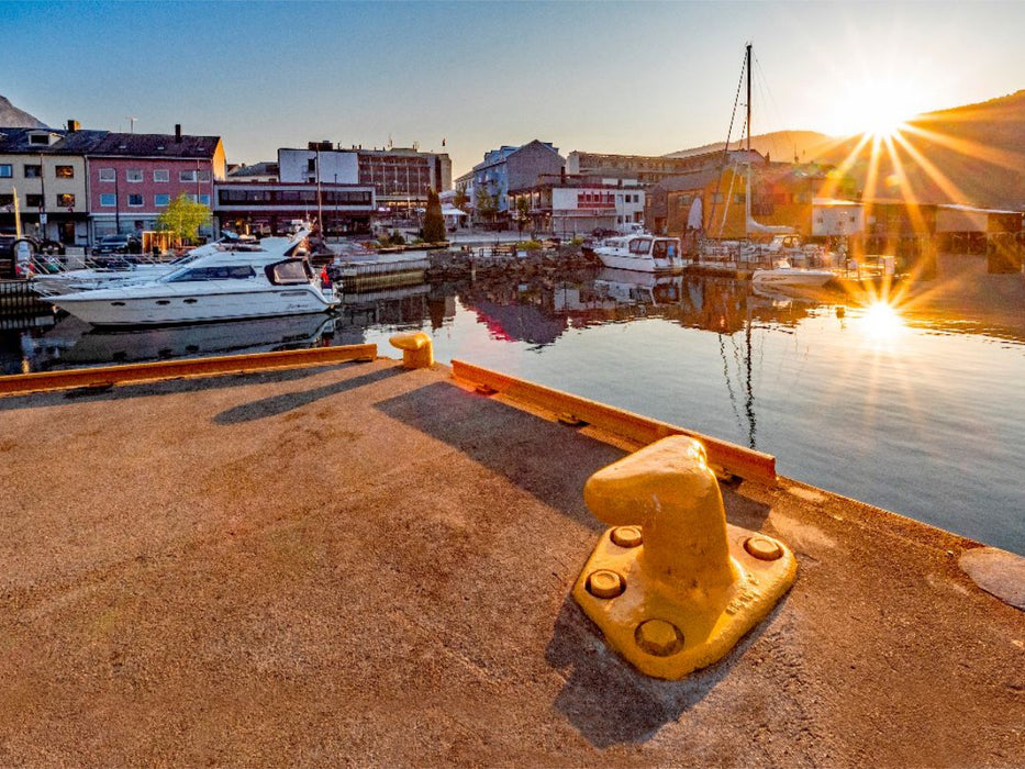 Doppelter Sonnenschein am Hafen in Åndalsnes - CALVENDO Foto-Puzzle'