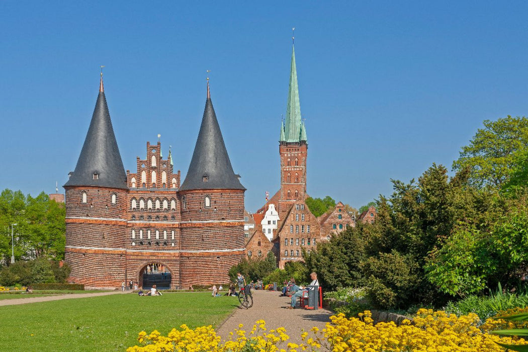 Premium Textil-Leinwand Holstentor, Petrikirche, Salzspeicher, Lübeck