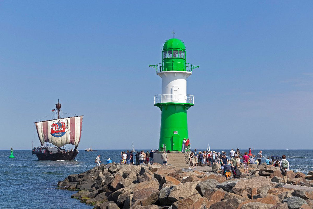 Premium Textil-Leinwand Hansekogge, Ostsee, Molenfeuer, Warnemünde, Rostock