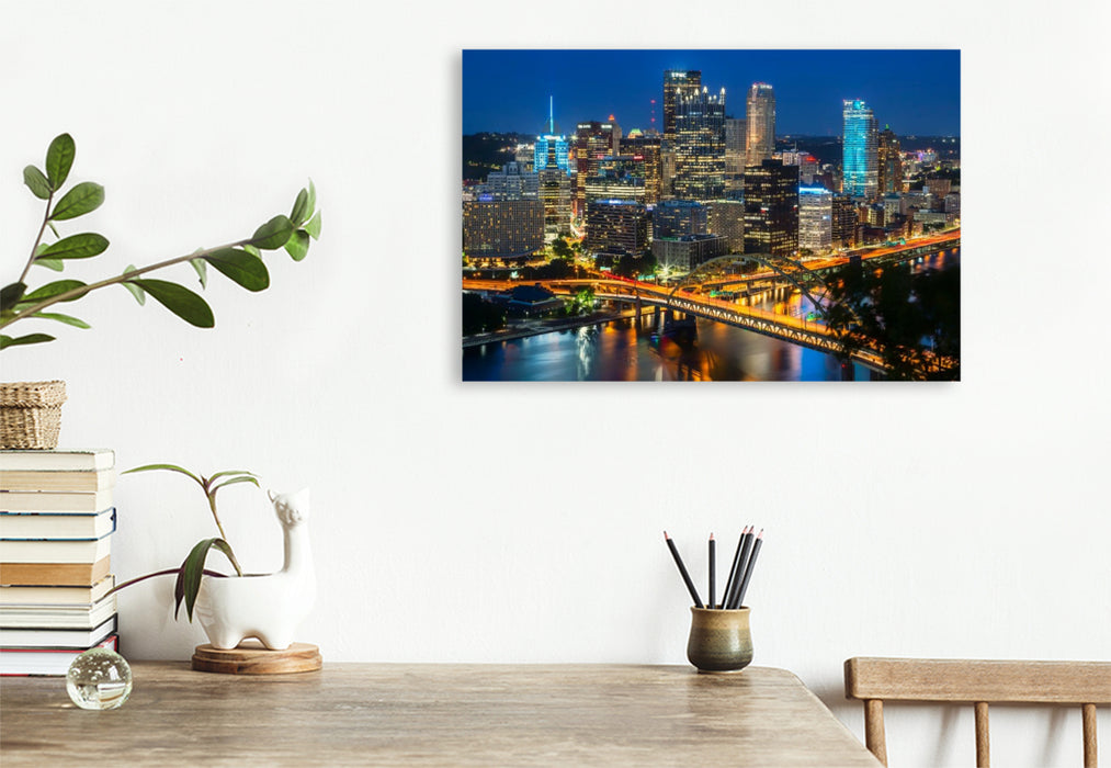 Premium Textil-Leinwand Traumhafte Skyline von Pittsburgh am Abend