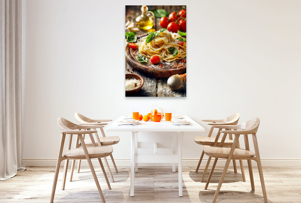 Premium Textil-Leinwand Pasta, al dente mit Basilikum & Parmesan