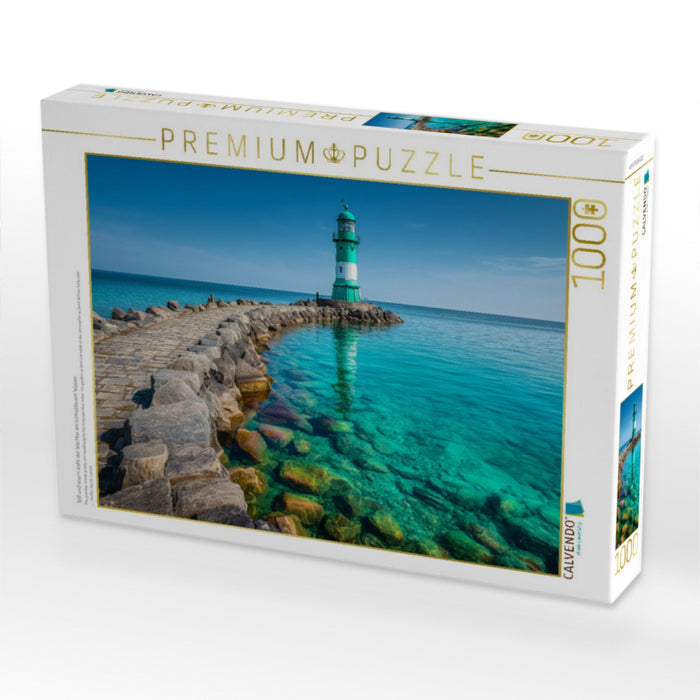 Still und eisern steht der Wächter am türkisblauem Wasser - CALVENDO Foto-Puzzle'