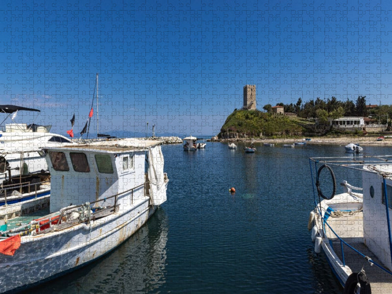 Hafen und byzantinischer Turm von Nea Fokea - CALVENDO Foto-Puzzle'
