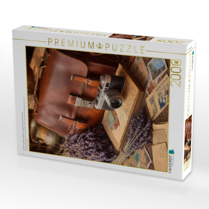 Zwischen goldenen Blättern und alten Seiten reift die Ruhe - CALVENDO Foto-Puzzle'