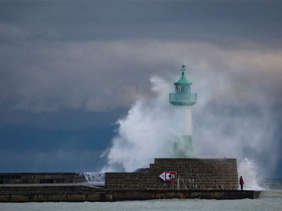 Leuchtturm Sassnitz im Sturm - CALVENDO Foto-Puzzle'