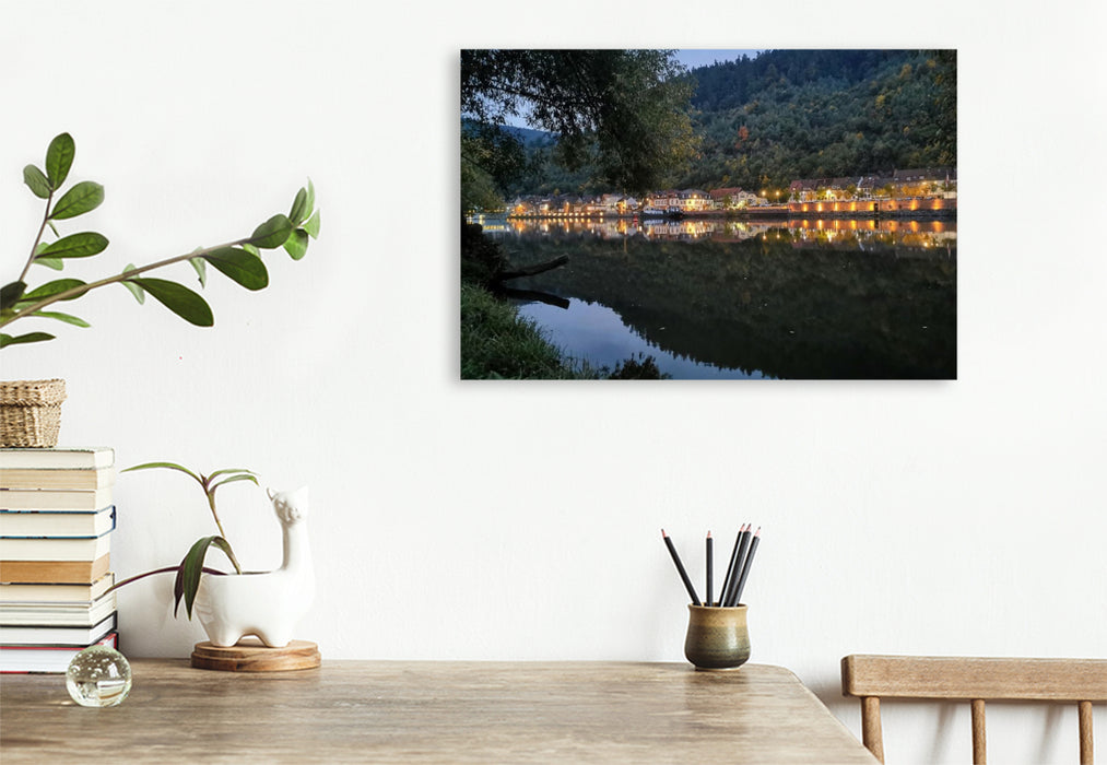 Premium Textil-Leinwand Romantisches Miltenberg am Main