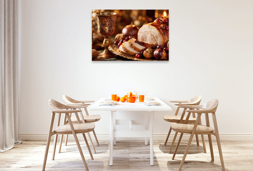 Premium Textil-Leinwand Ein gedeckter Tisch voller Dankbarkeit und Herbstgold