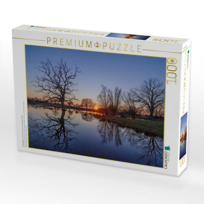 Spiegelglatter Teich bei Sonnenuntergang im März - CALVENDO Foto-Puzzle'