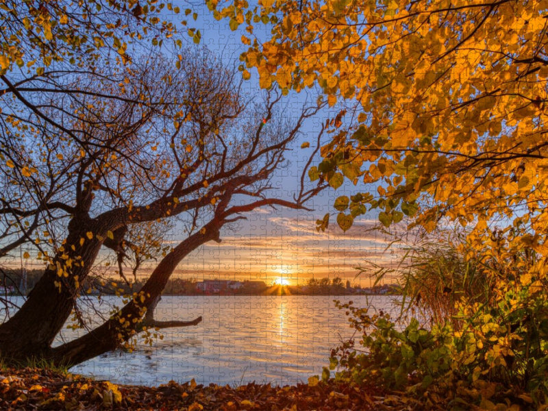 Goldener Herbstabend am Tiefwarensee - CALVENDO Foto-Puzzle'