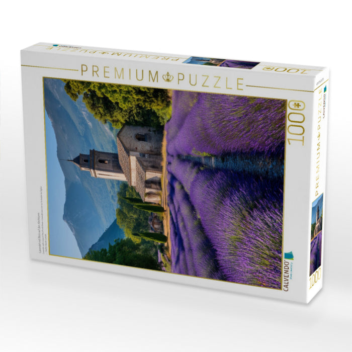 Lavendel mit Blick auf den Kirchturm - CALVENDO Foto-Puzzle'