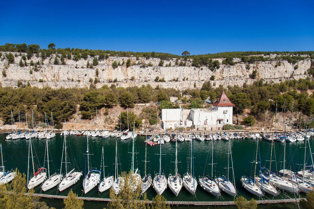 Premium Textil-Leinwand Segelboote im Hafen Calanque de Port Miou
