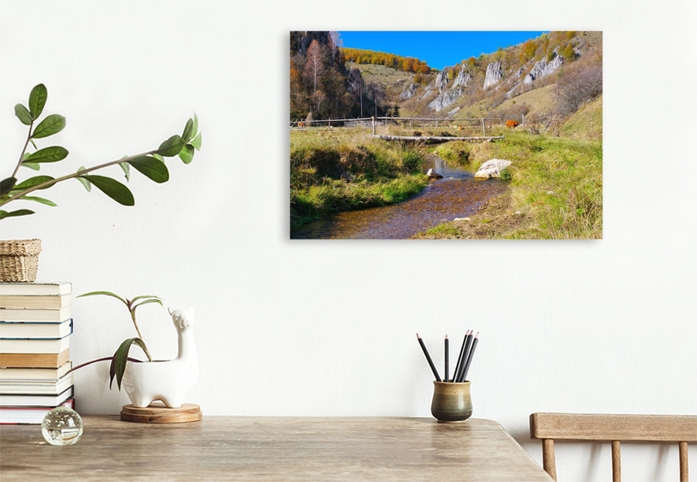 Premium Textil-Leinwand Leben zwischen Wiesen, Wasser und Himmel