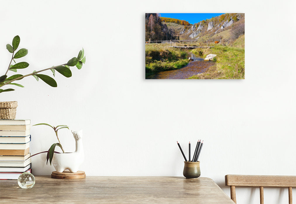 Premium Textil-Leinwand Leben zwischen Wiesen, Wasser und Himmel