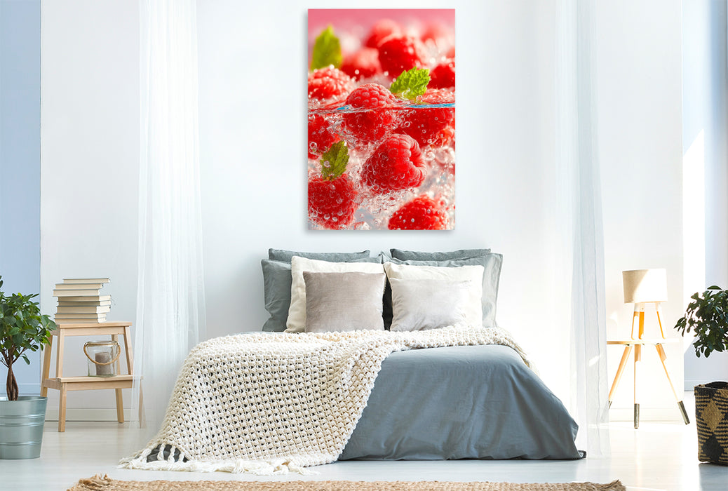 Premium Textil-Leinwand Frische Himbeeren mit Eiswürfeln