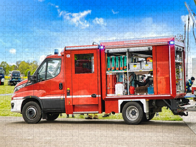 Einsatzfahrzeug Feuerwehr/Tragkraftspritzenfahrzeug - CALVENDO Foto-Puzzle'
