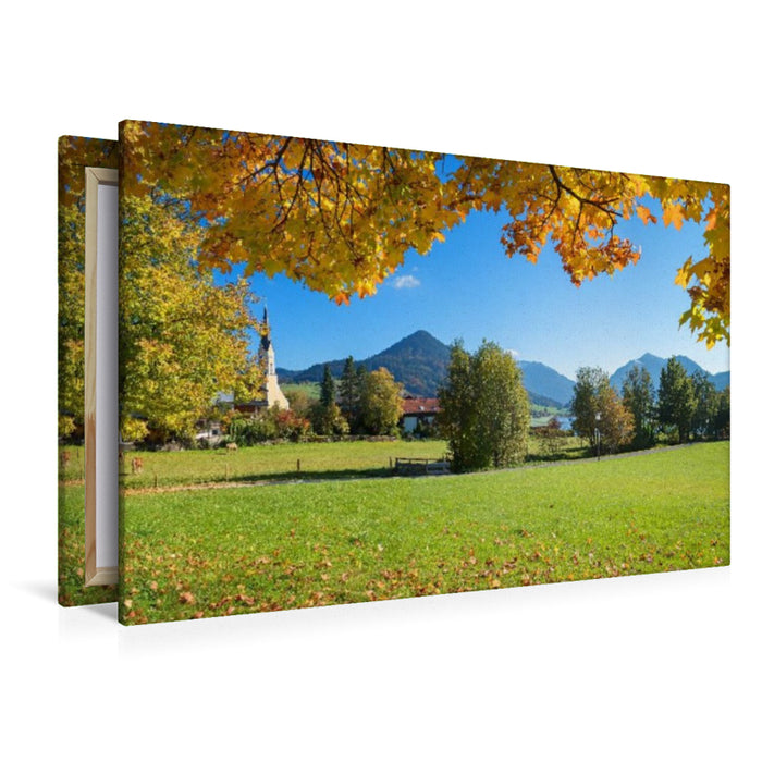Premium Textil-Leinwand Blick zur St. Sixtus Kirche in Schliersee
