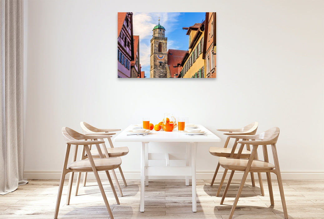Premium Textil-Leinwand Turm des Münster St. Georg zwischen historischen Altstadthäusern, Dinkelsbühl