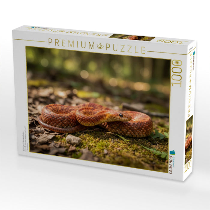 Schlange auf dem Waldboden - CALVENDO Foto-Puzzle'