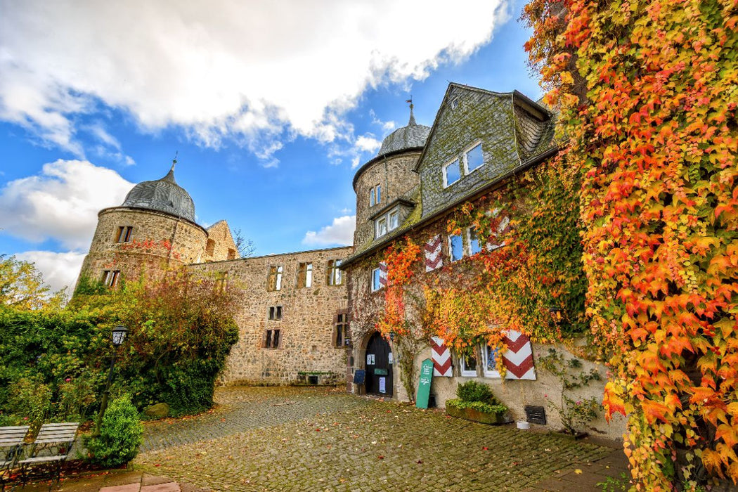 Premium Textil-Leinwand Dornröschenschloss Sababurg, Hessen, Deutschland