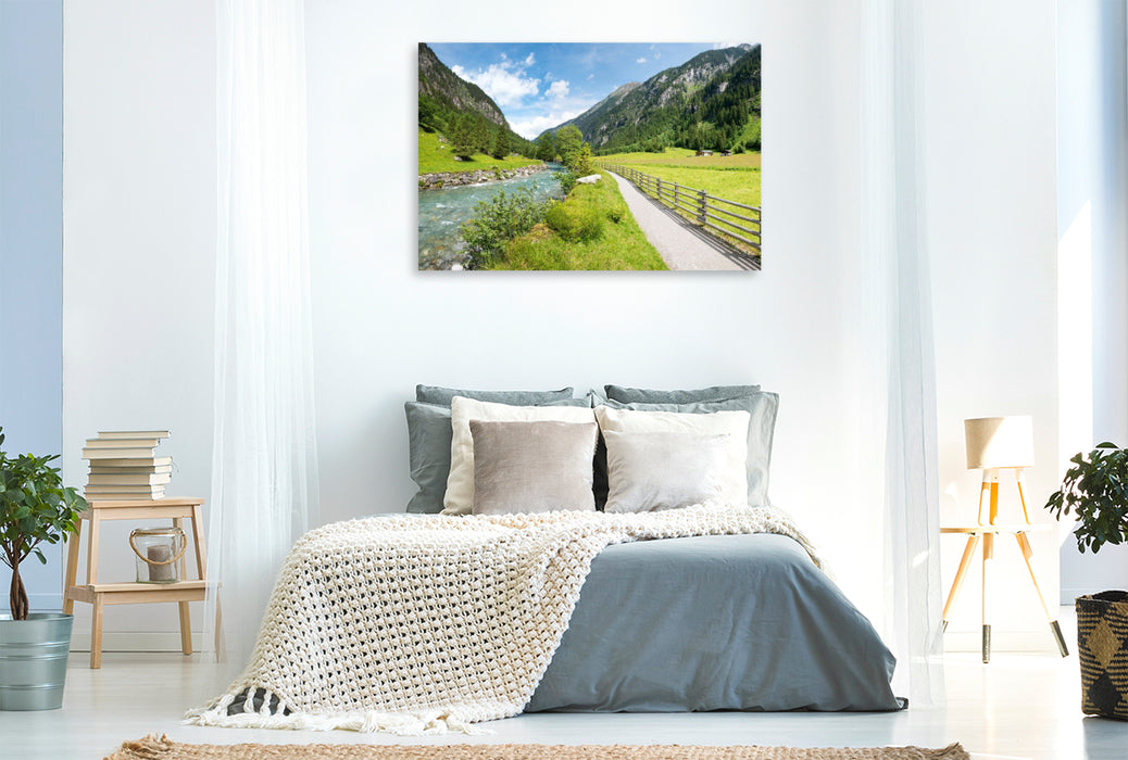Premium Textil-Leinwand Gemütliche Wanderung im Stilluptal – Naturgenuss nahe Mayrhofen