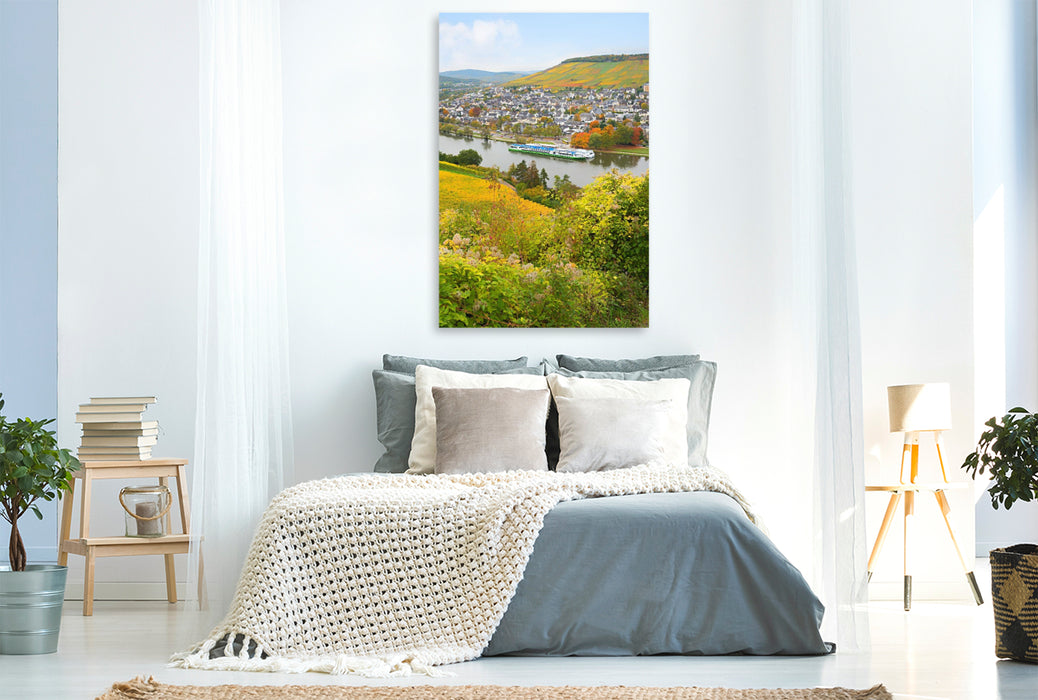 Premium Textil-Leinwand Bernkastel-Kues an der Mosel