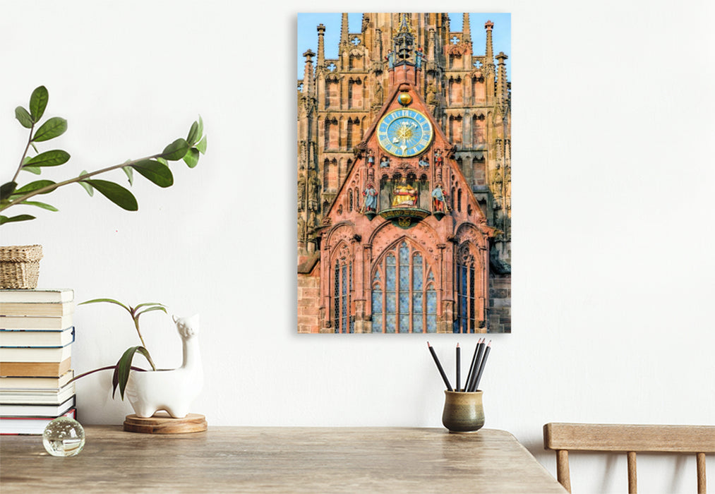 Premium Textil-Leinwand Männleinlaufen - kunstvolle astronomische Uhr am Westgiebel der Frauenkirche am Hauptmarkt in Nürnberg, Bayern