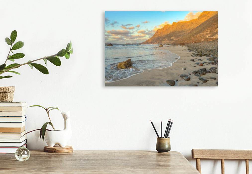 Premium Textil-Leinwand Abendstimmung am Playa de Famara auf Lanzarote