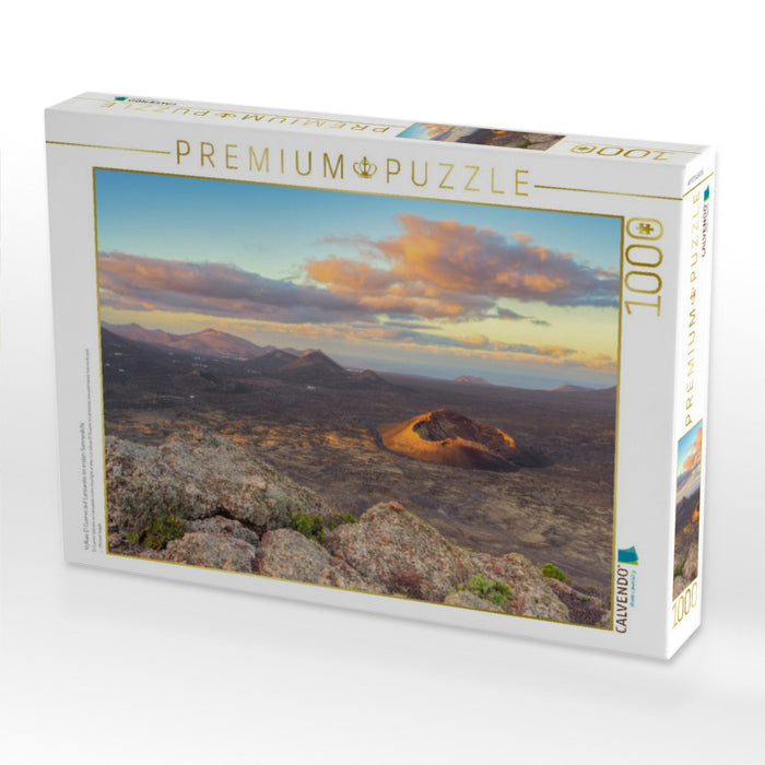 Vulkan El Cuervo auf Lanzarote im ersten Sonnenlicht - CALVENDO Foto-Puzzle'