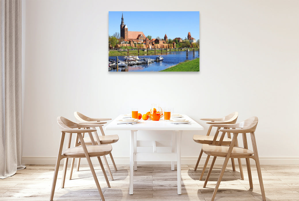 Premium Textil-Leinwand Tangermünde, Stadtsilhouette und Hafen