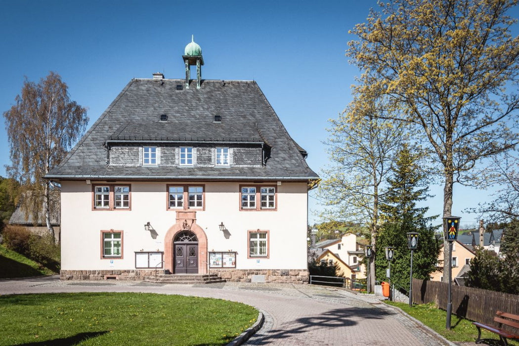 Premium Textil-Leinwand Das rathaus Seiffem