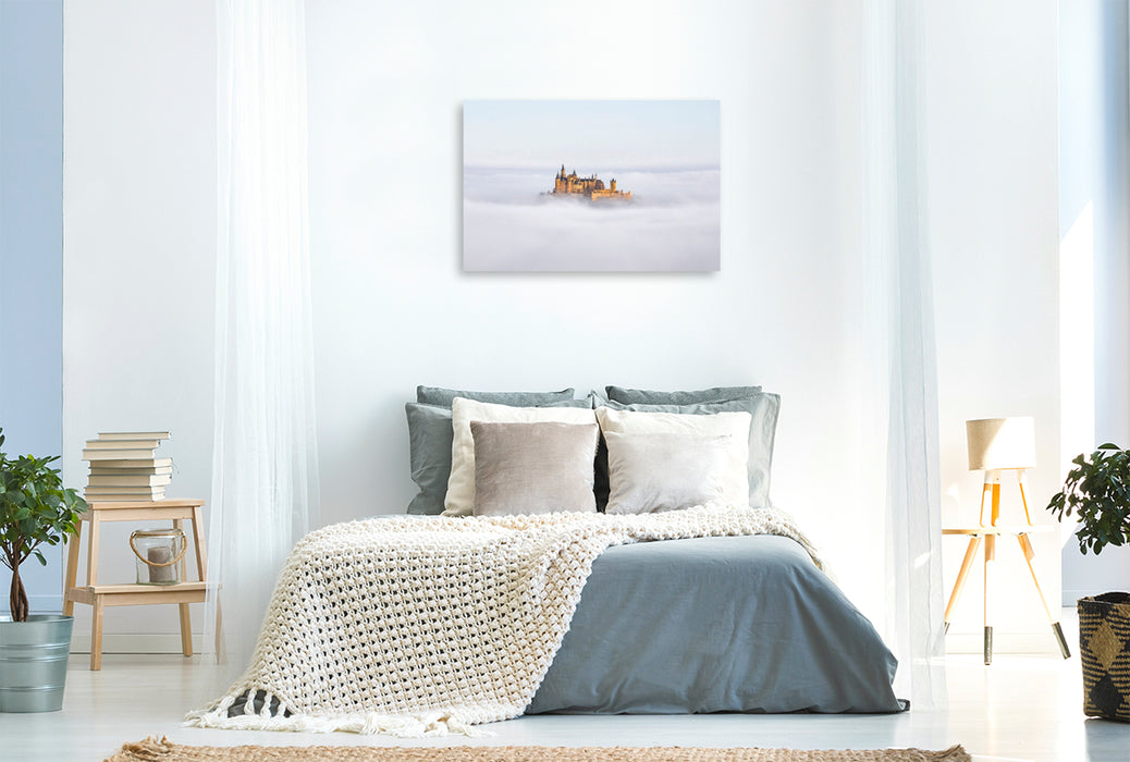 Premium Textil-Leinwand Burg Hohenzollern im Nebelmeer