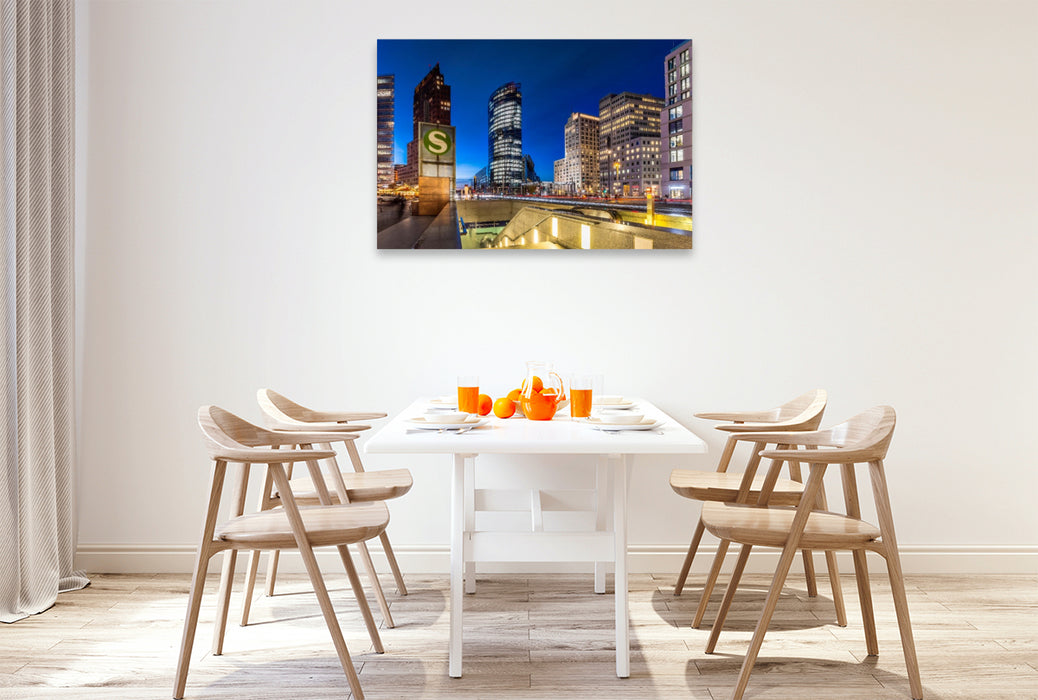 Premium Textil-Leinwand Potsdamer Platz - Urbanes Flair zur blauen Stunde