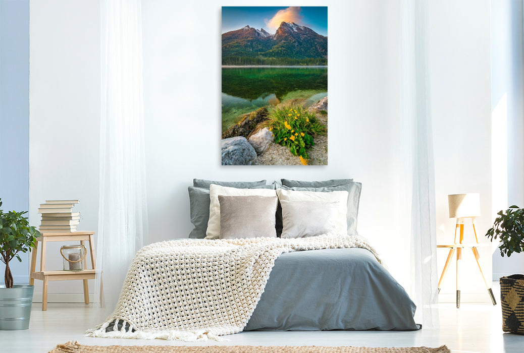 Premium Textil-Leinwand Frühling am Hintersee