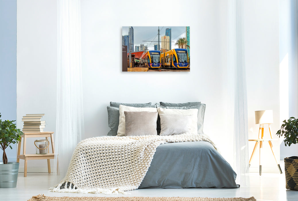 Premium Textil-Leinwand Zwei Straßenbahnwagen im Surfers Paradise, Gold Coast, Queensland, Australien