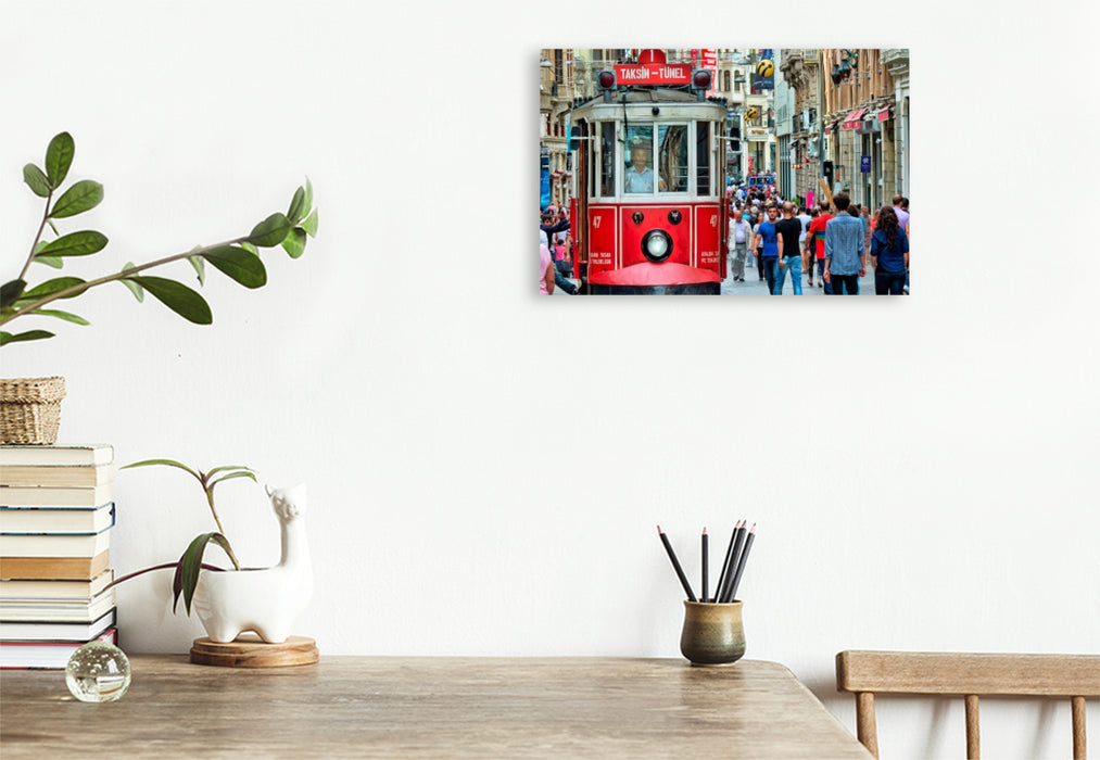 Premium Textil-Leinwand Nostalgische Straßenbahn in Istanbul