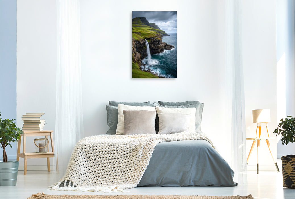 Premium Textil-Leinwand Färöer – Múlafossur Wasserfall