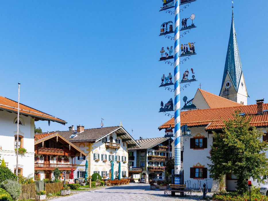 Marktplatz mit Schusterhäusl und Maibaum in Törwang - CALVENDO Foto-Puzzle'